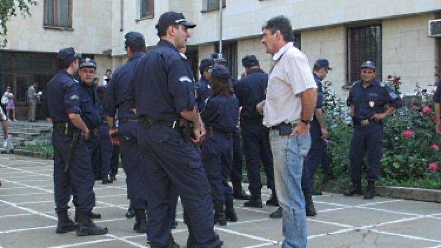 190 полицаи срещу "Телефонистите" 