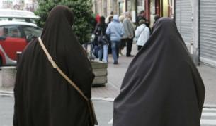 Какво се крие зад булото 