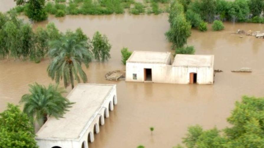 2,5 млн. души засегнати от наводненията в Пакистан