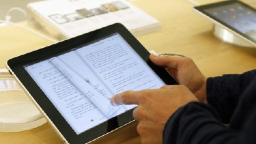 Разследват "Епъл" и "Амазон" заради електронните книги