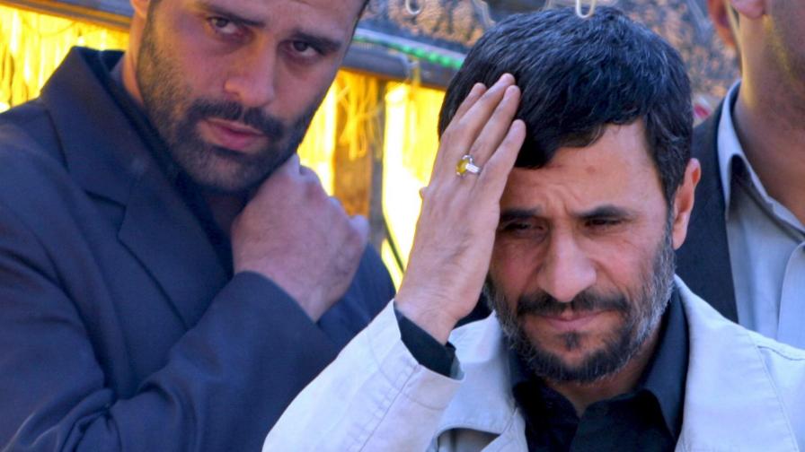 Отрекоха покушение срещу Ахмадинеджад 