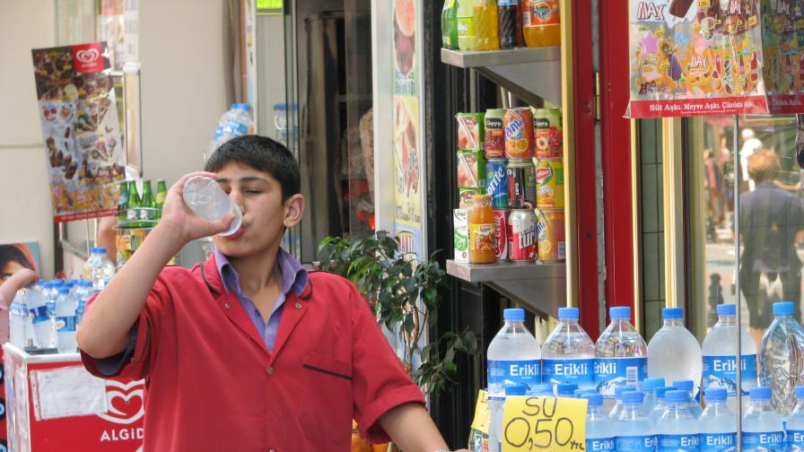 Продавач на вода в Истанбул