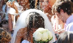 Политическа кампания в Турция влиза в сватбените ритуали