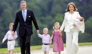 Престолонаследникът на Белгия принц Филип и принцеса Матилде и тяхното семейство