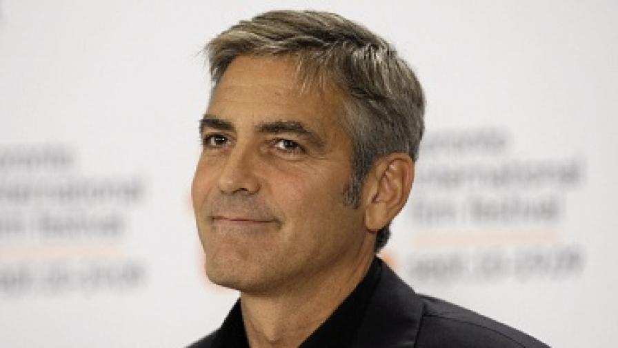 Джордж Клуни се притеснявал от голи сцени