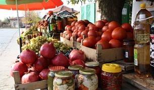 Доматите поскъпват, картофите поевтиняват