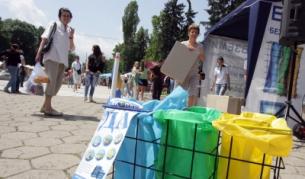 Изхвърляйте разделно батерии и акумулатори