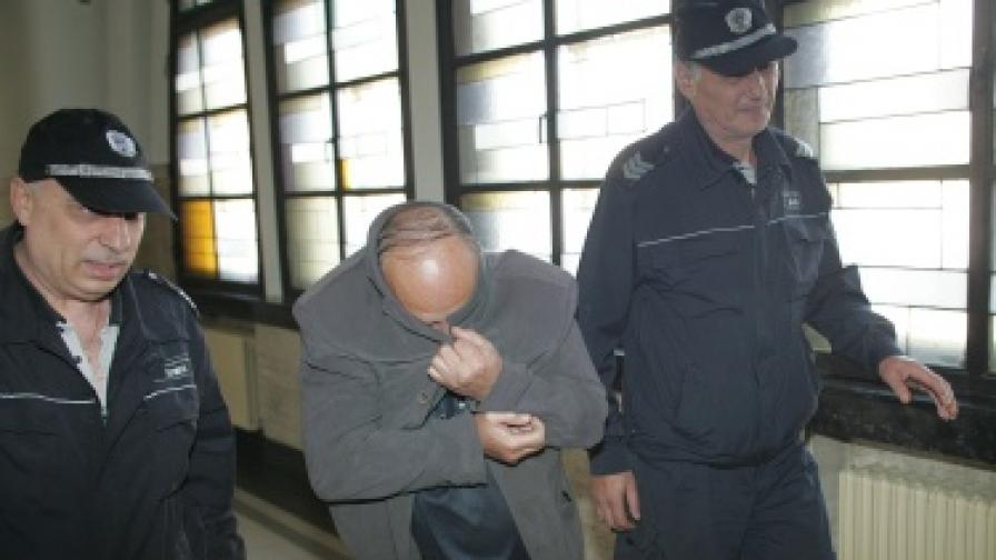 Съдът остави в ареста обвинения за убийството в Костенец