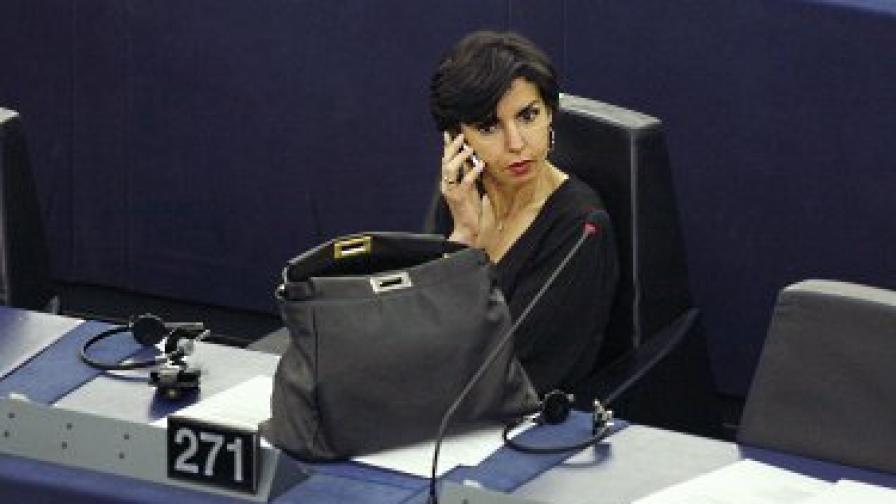 Рашида Дати в новата си роля на евродепутат