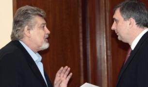Бившите министри Стефан Данаилов и Ивайло Калфин от правителството на Сергей Станишев на първото му заседание за 2008 г.