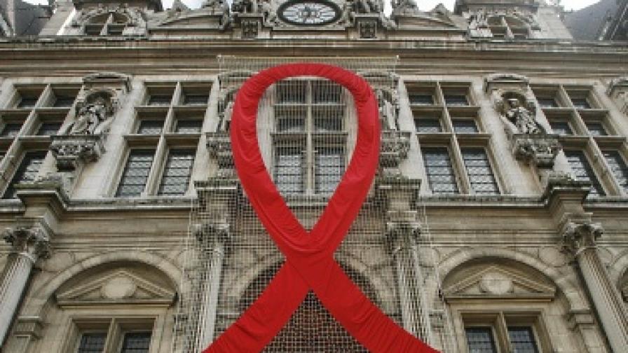 Всички французи ще бъдат изследвани за ХИВ