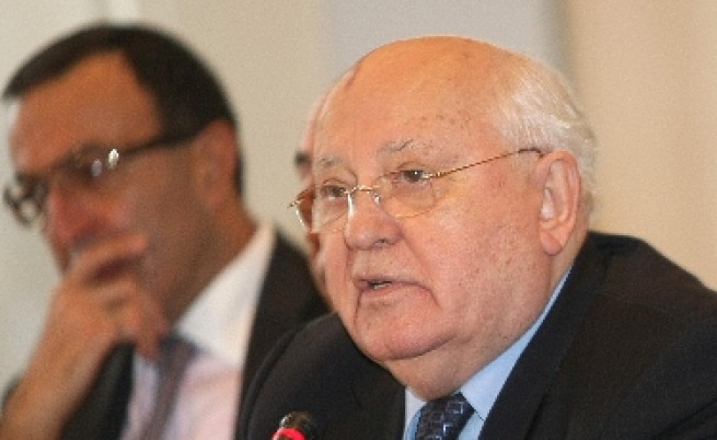 Горбачов в София: Пътят е правилен