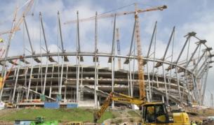 Специално за мачовете през 2012 г. бяха построени нови стадиони - на снимката - на строежа на новия национален стадион във Варшава