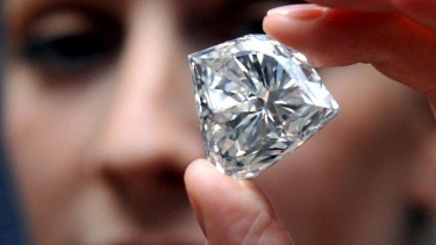 Най-голямата борса за диаманти бе открита в Мумбай 