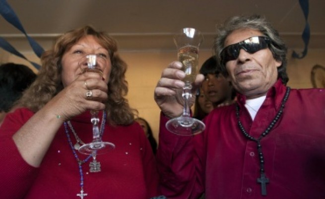 Петима от чилийските миньори се женят, един изневерява