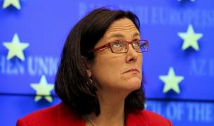 Европейският комисар за вътрешните работи Сесилия Малмстрьом по време на пресконференцията, на която беше съобщена новината