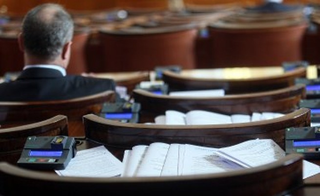 Депутатите приеха бюджета на общественото осигуряване и НЗОК на първо четене
