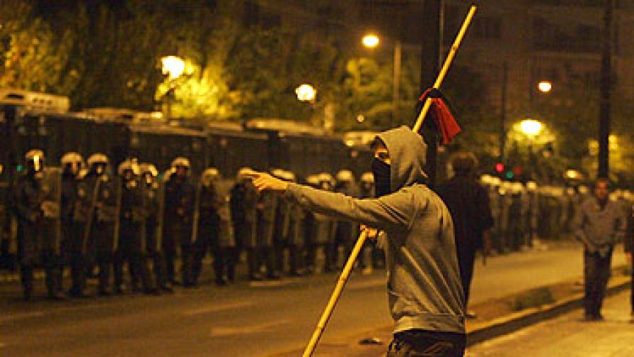 Леки сблъсъци в Гърция на годишнината от падането на хунтата