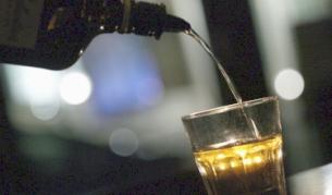 Данъчните вдигнаха оборота и на пиано баровете