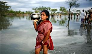 След циклона Айла в Бангладеш