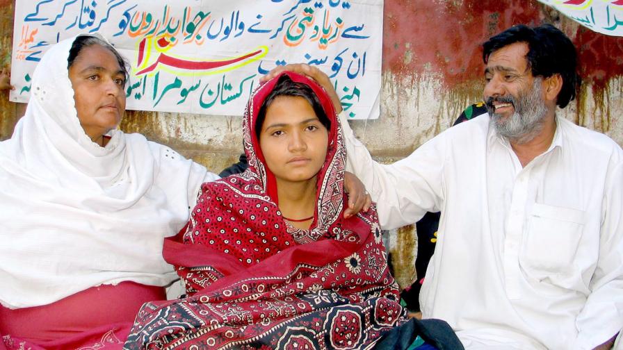 Истории: Лицето на женската борба в Пакистан