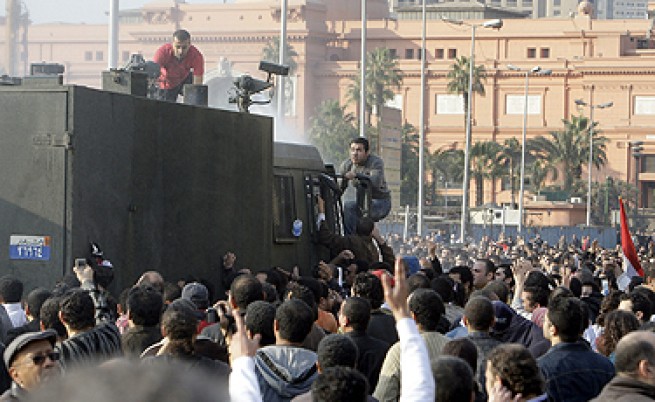 Трима души загинаха на протести срещу Хосни Мубарак