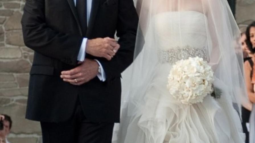 Меден месец? Взимам и мама