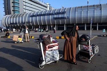 Пращат правителствения самолет в Кайро