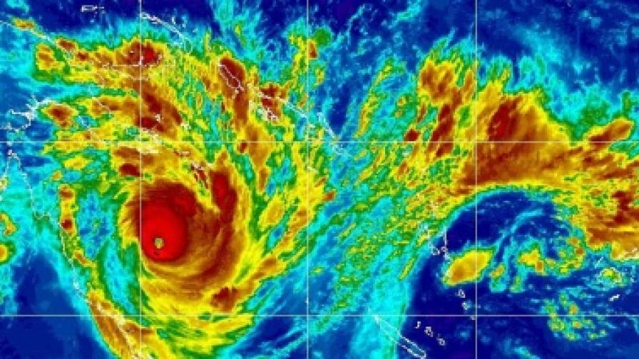 Мощен ураган заплашва Австралия