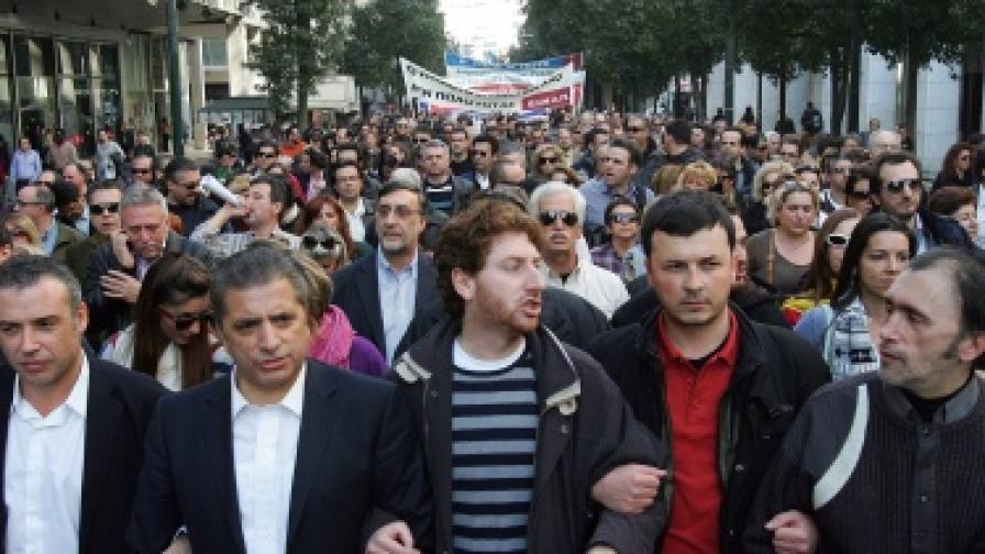 Гърция залята от стачки