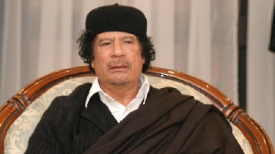 Верни на Кадафи сили се готвят за атака