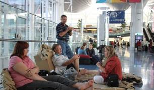 Много чужденци вече напускат страната