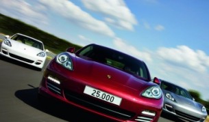 "Порше" готви малка "Панамера"?