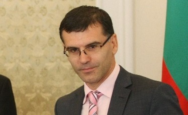 Дянков: Освобождаваме чиновниците в пенсионна възраст