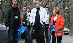 Премиерът Бойко Борисов и кметът Йорданка Фандкова се включиха в почистването на Ловния парк