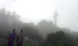 Кадри от тържественото поклонение към подвига на Христо Ботев и неговата чета  в местността Околчица, 2 юни, 2009 г.