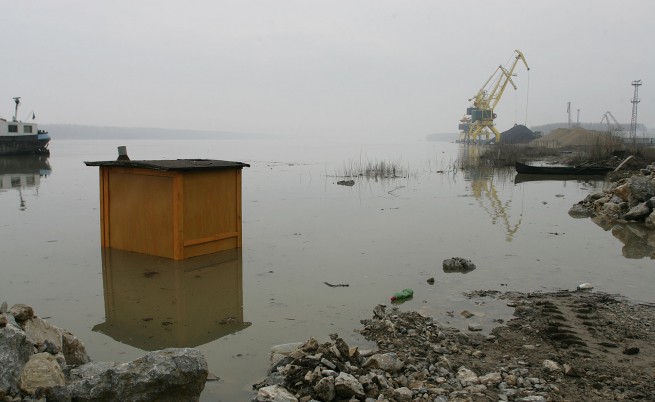 Ломската кметица забрани къпането в Дунав