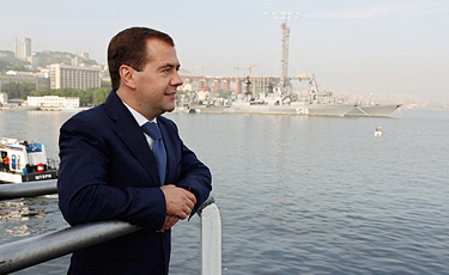 Медведев пусна тока на Беларус