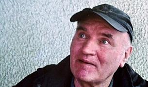 Ратко Младич след залавянето му през май 2011 г.