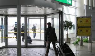 Проверяват "Летище София" за кражби на багаж