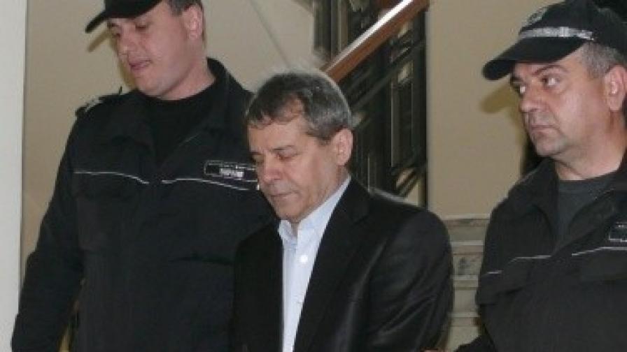 Обвиняемият Георги Вълев, който поръчал на свидетеля Пламен Лаков да убие адвокат Петър Лупов срещу 25 000 лв.