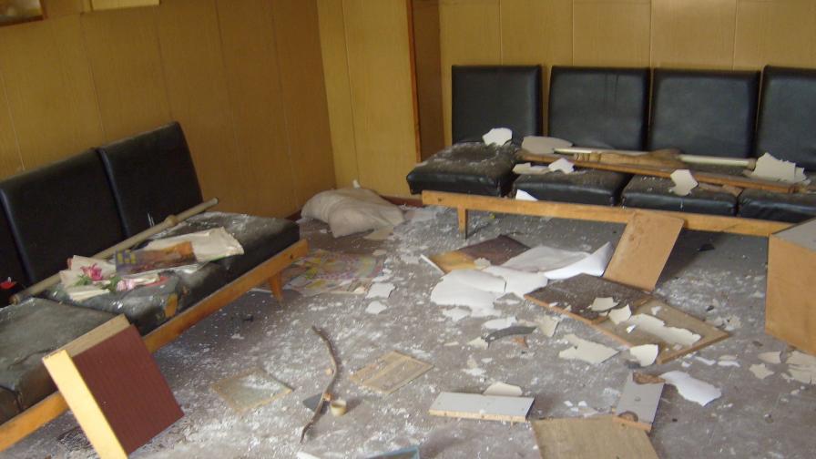 Бившето детско отделение в Благоевград - вече напълно "изтърбушено"