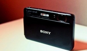 "Сони" представи ултратънък фотоапарат