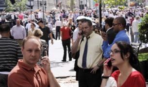 Хиляди хора напуснаха офисите в Ню Йорк (тук, снимка от долен Манхатън), изплашени от силния трус