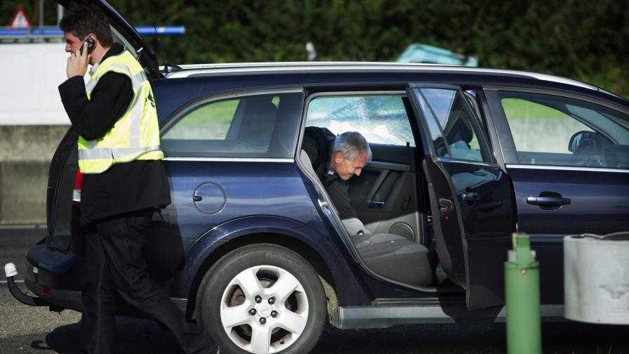 В Холандия издирват стрелец по коли на магистралата