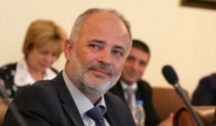 Министърът на труда и социалната политика Тотю Младенов
