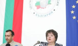 Говорителите на ЦИК Ралица Негенцова и Бисер Троянов