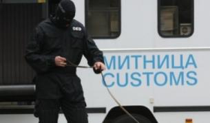 Използват 2-годишно дете за контрабанда на цигари