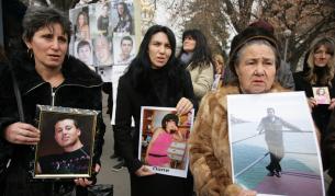 Родители на загинали на пътя деца искат доживотен затвор за пияни шофьори