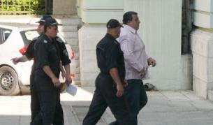 Въвеждат в Шуменския окръжен съд соченият за главатар на бандата за убийства Петър Стоянов–Сумиста